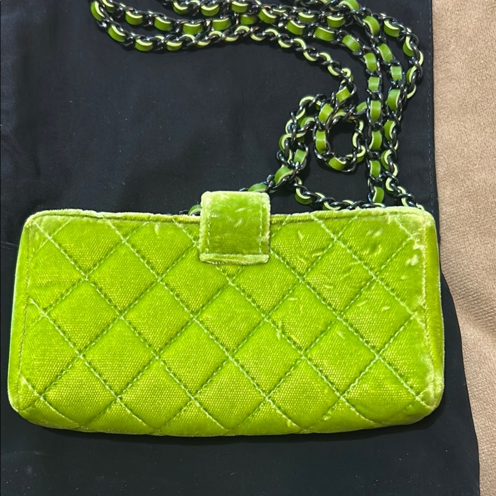Chanel Green Quilted Women's Bag - Picture 3 of 10